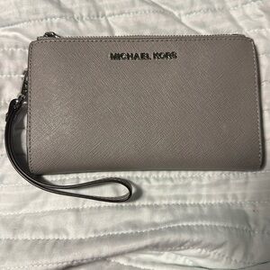 Used Gray Michael Kors Leather Smartphone Wallet